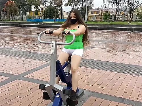 Cuckold Puta Latina Colombiana Con Cameltoe Gigante Haciendo Ejercicio En Short Sin Ropa Interior En El Parque Bhabhi Cuckold Colombian Latina Superslut With Monstrous Cameltoe Exercising In Cut-offs Without Undergarments In The Park PARTE 2 Utter ON XRED