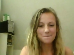 Ash-blonde bombshell on Skype